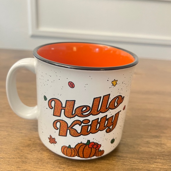 Hello Kitty Fall Mug w/ Glitter accents - Picture 5 of 6